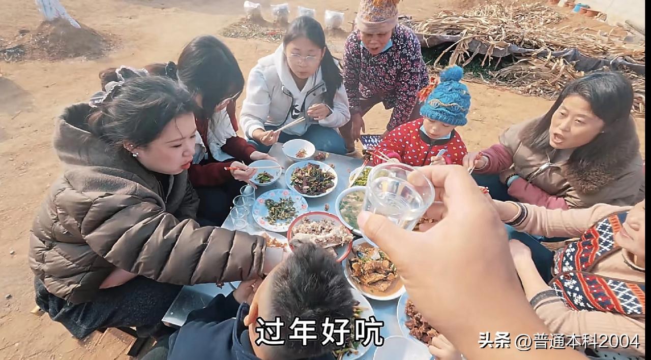 话说今年喷香哥有没有去送猪肉啊，都没看到他去岳母家的视频。
不知不觉，过完年都一