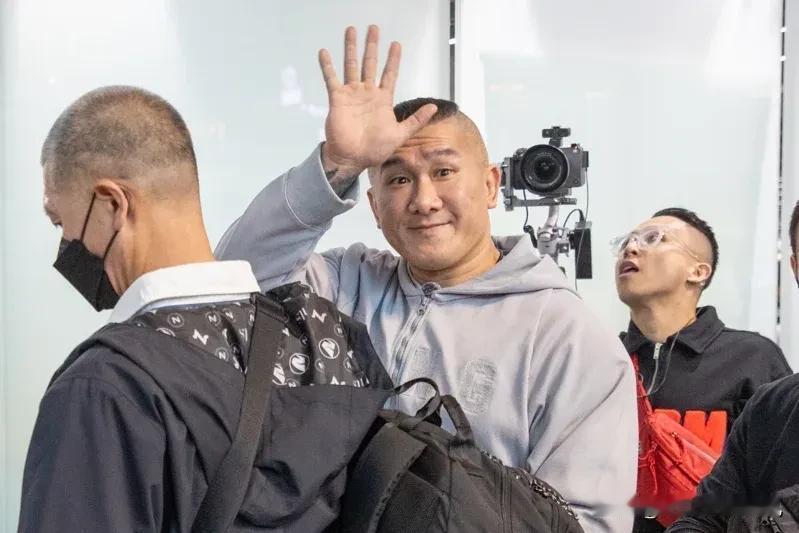 台湾省馆长陈之汉遭爆性骚扰员工 ：属实可罚百万台币

网红馆长陈之汉遭成吉思汗健