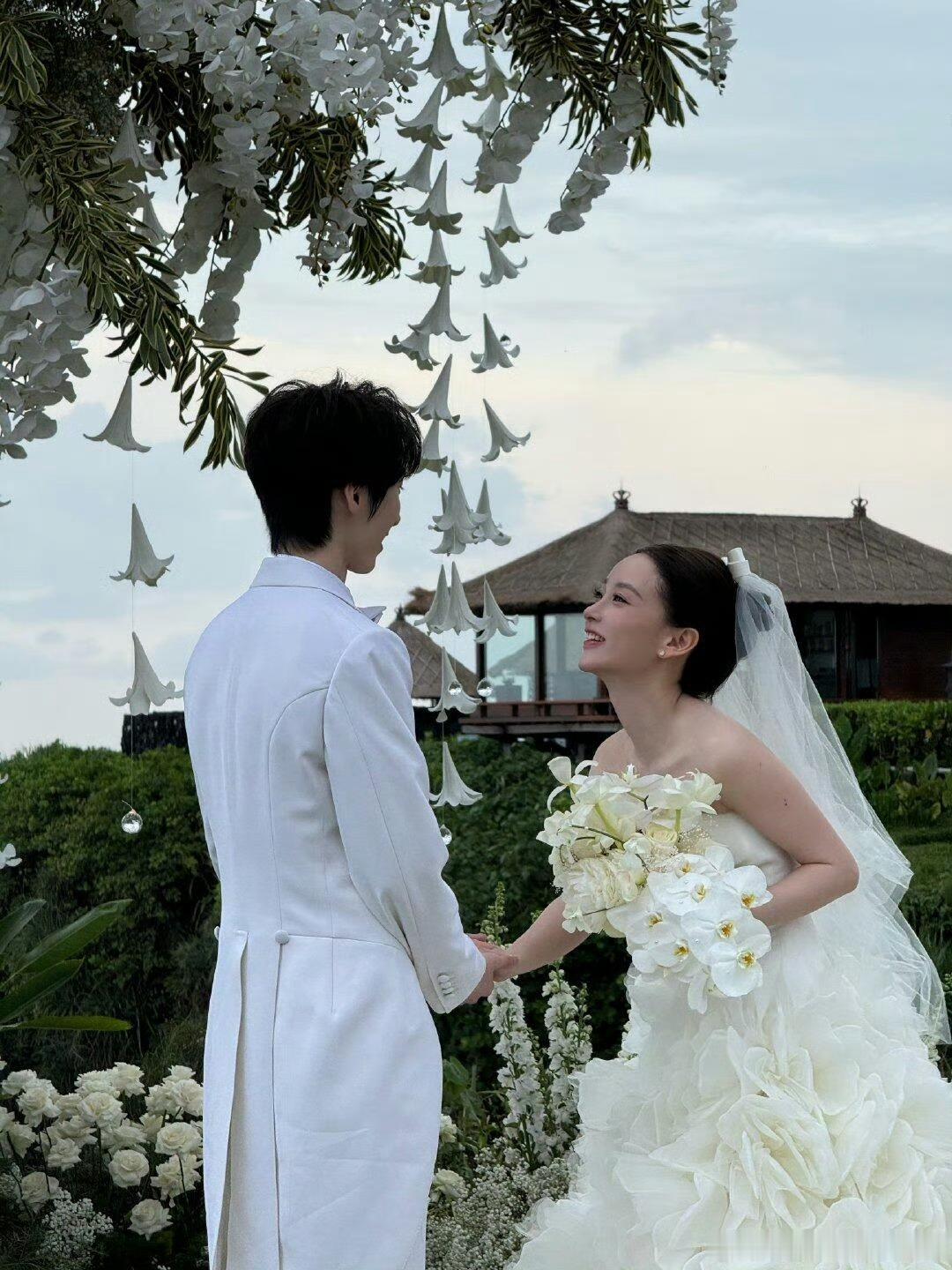 赵磊qko真的上夫妻综艺了之前网传赵磊qko要上夫妻综艺，本以为是假瓜，结果是真