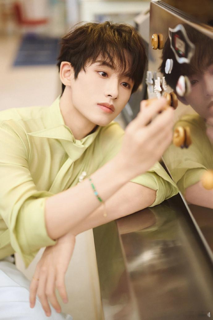 董思成退出NCTnct 无限缩减 董思成和sm的十年合约这么快就到期了啊他唱跳时