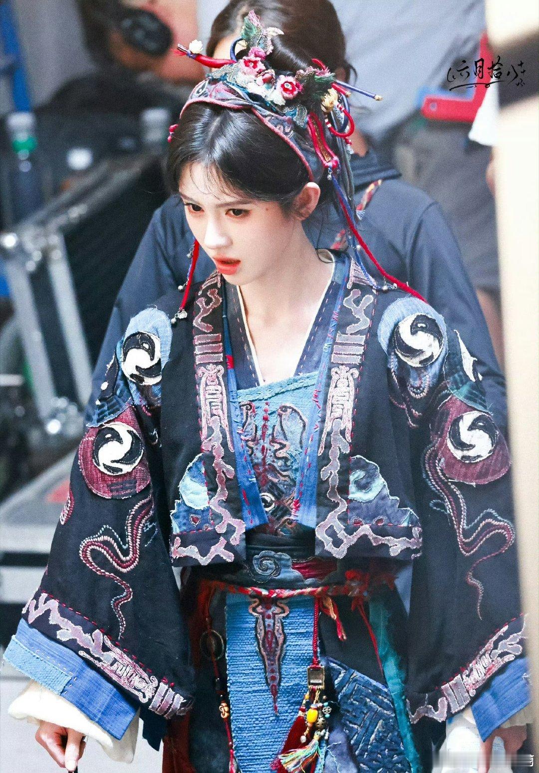 鞠婧祎《来战》阿黛新造型路透，每次造型都让人眼前一亮！灵动俏丽的苗疆少女！ ​​