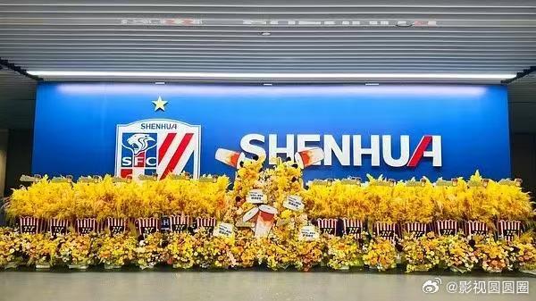 古茗给时代少年团的排面古茗给时代少年团送了好多花篮看到线下成片爆米花桶装置瞬间羡