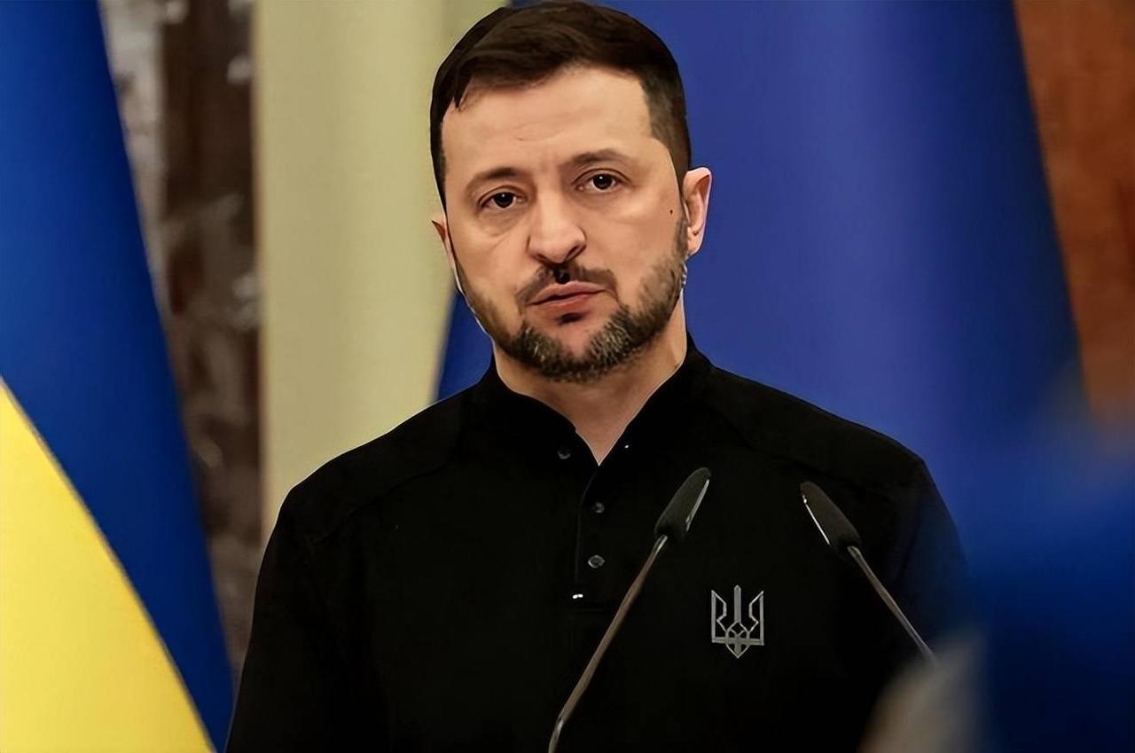 泽伦斯基最近压力有点大呀，没想到后院又起火了，接连爆出贪腐案。

继前一段能源部