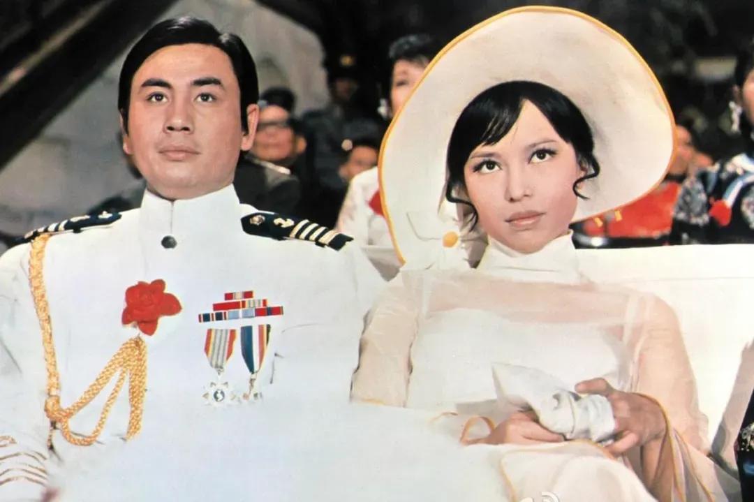 在香港小姐评选晚会上，“亚洲第一艳星”一句话就让曾志伟闭嘴，还得自行赔笑赔不是。