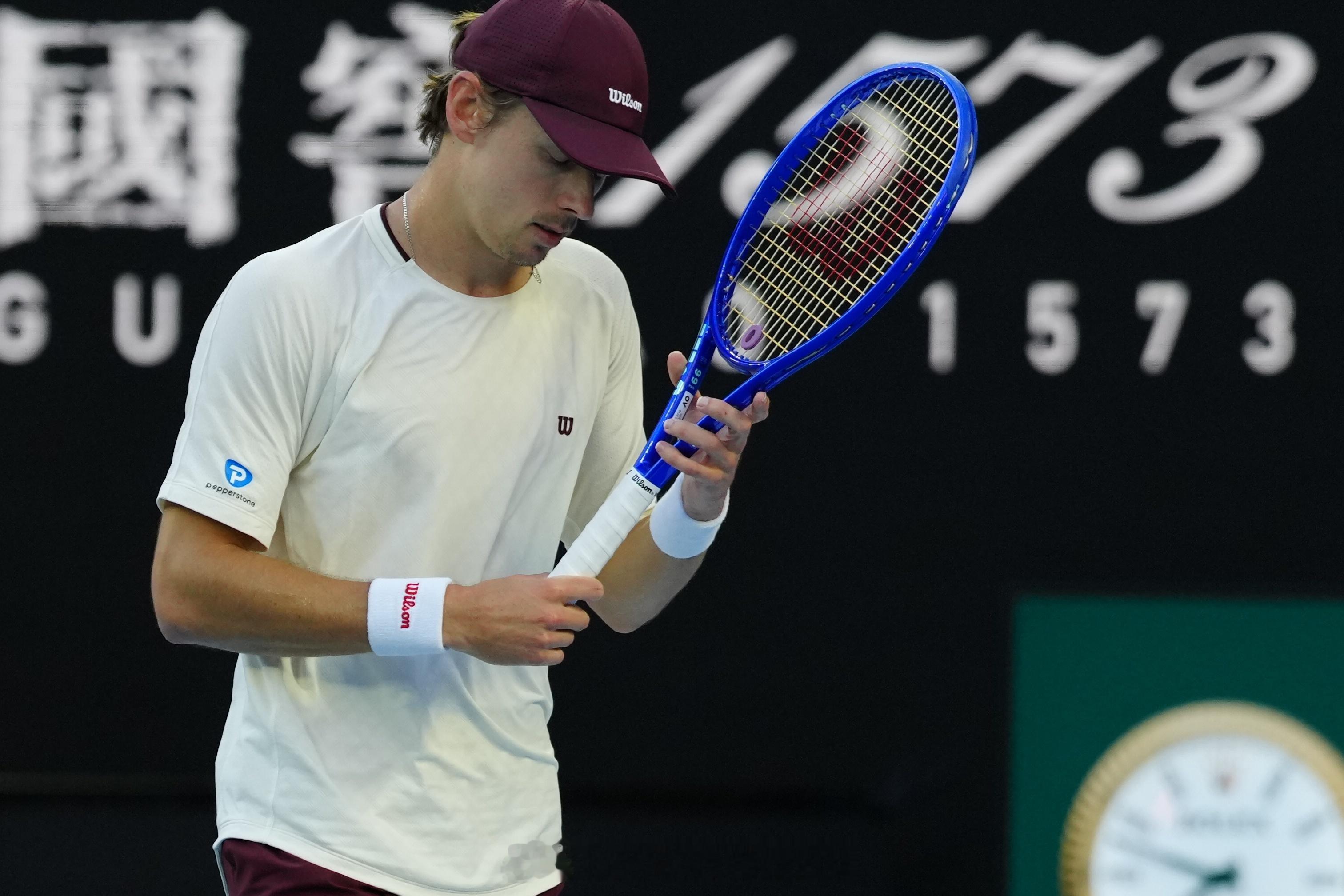 主场buff澳网2026 男单第三轮，本土名将、6号种子德米纳尔直落三盘，以6-