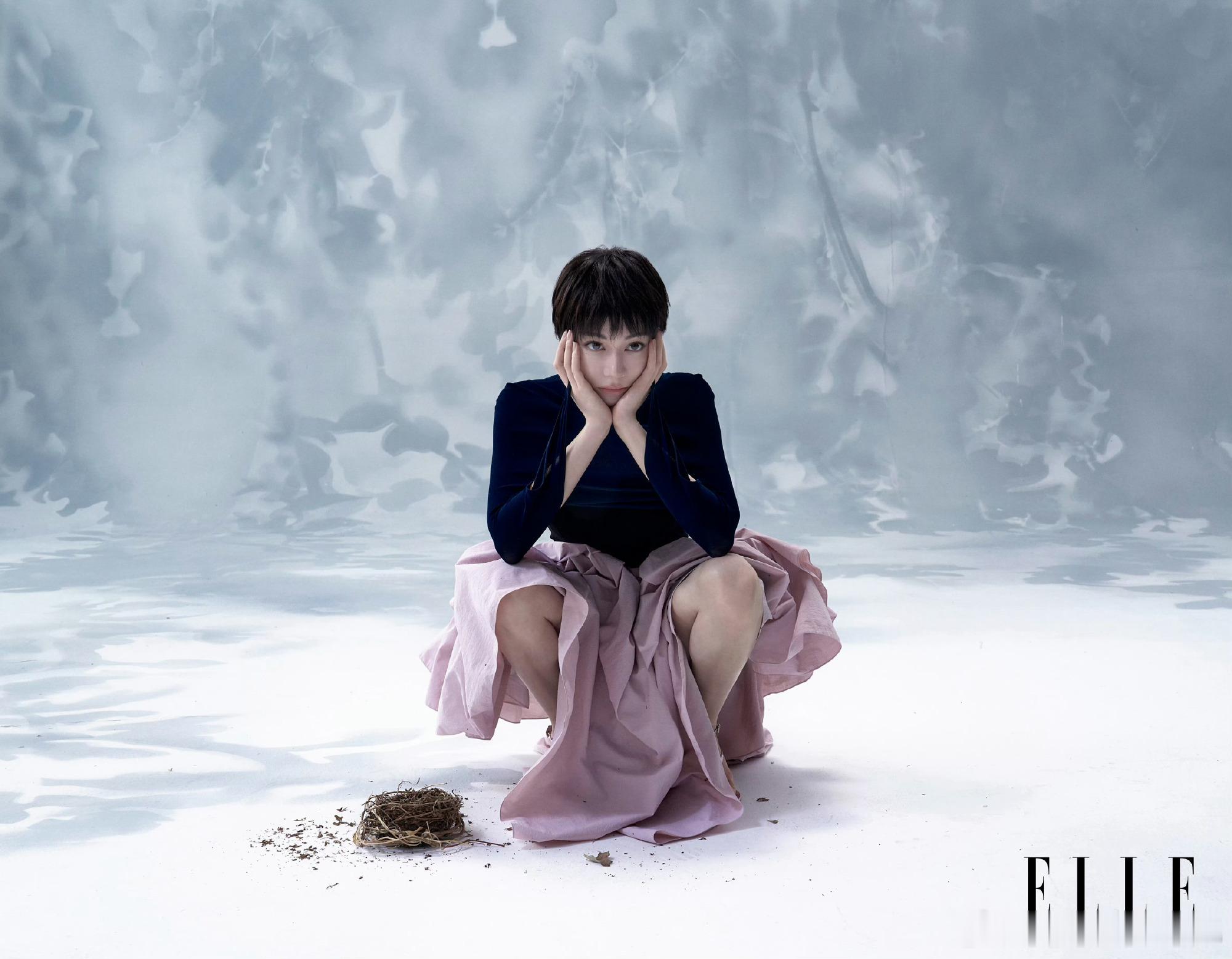 迪丽热巴 ELLE 三月刊封面大片，Dior女郎马上也将解锁新刊满贯即将达成！迪