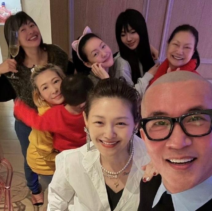 口蜜腹剑？S妈妈和小S在媒体上不断说自己如何爱自己的女儿和妹妹，具俊烨思念亡妻痛