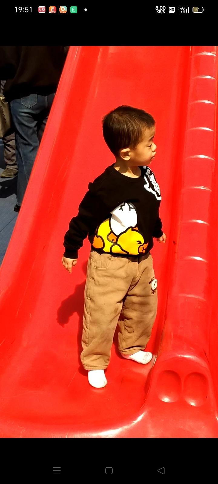 说起这幼儿园嘛，农村生产队可能是没有，小大一点的城市，它都有， 我60年代上过，