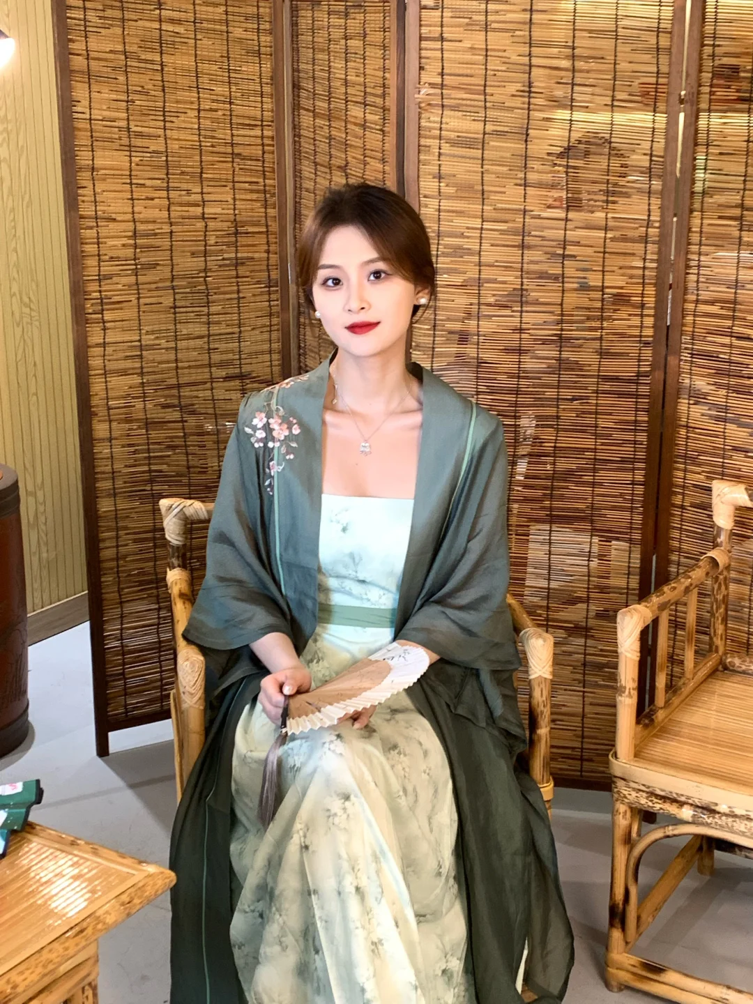 好久不见 你还是一见到我就会笑吗