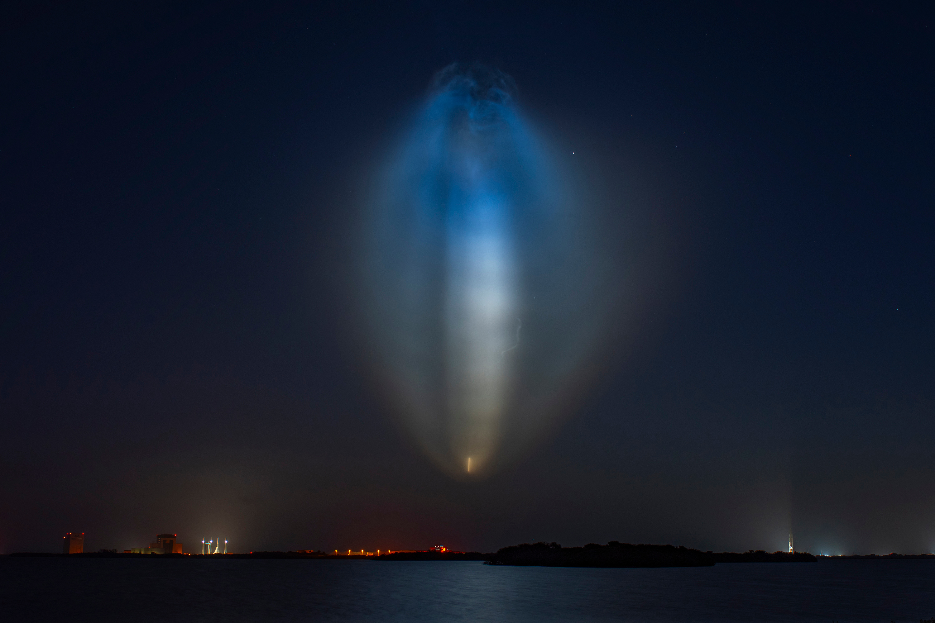 7月9日，SpaceX猎鹰九号B1067助推器执行星链10-42任务，完成第36