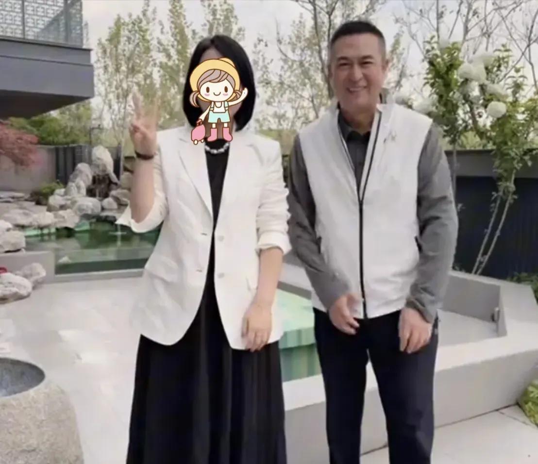 56岁张嘉译在老家过生日，住在独栋大别墅里的他有着超大的院子

张嘉译在西安老家