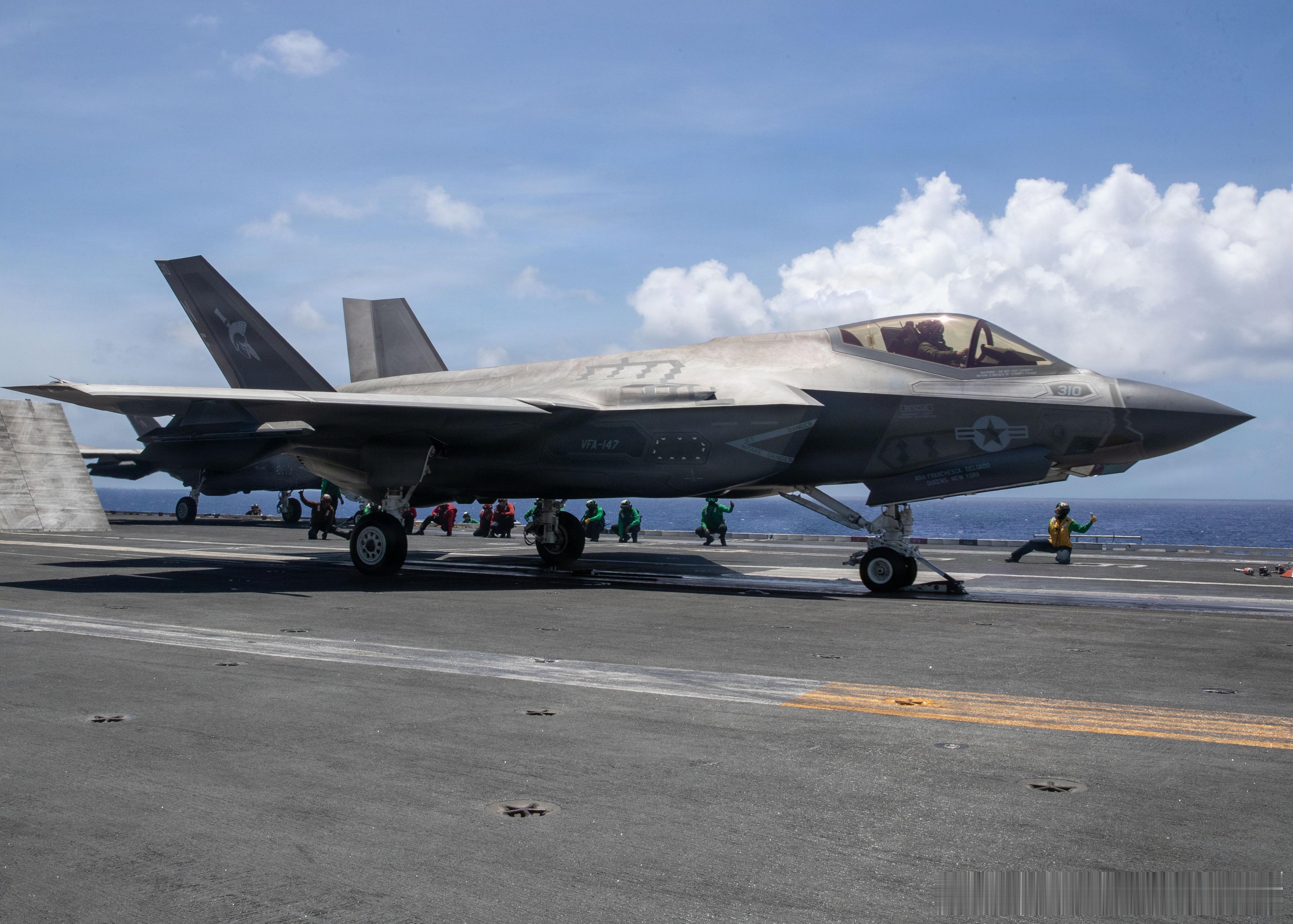 2026年6月23日，菲律宾海，USS George Washington (C