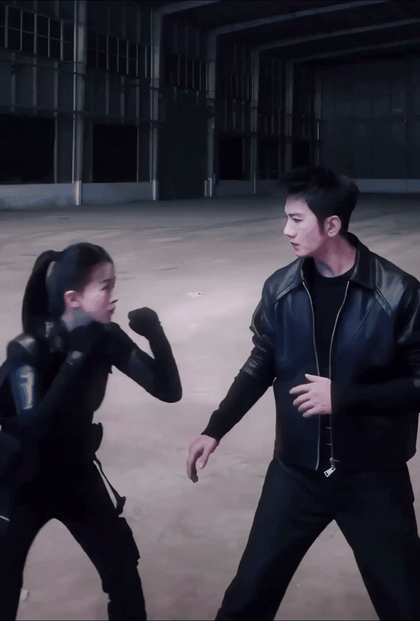 吴谨言重生之门源起杀青，动作戏挺拼的 