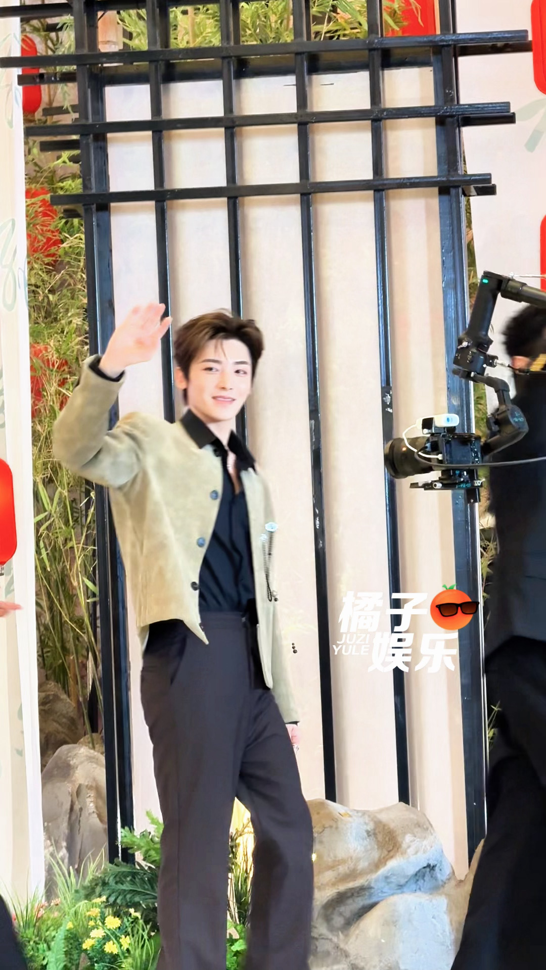 退场一直在小猫挥手饭撒的侯明昊🥺侯明昊退场一直在饭撒玉茗茶骨开播