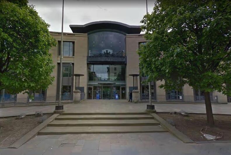 吓一跳，我第一反应是某个极端偏激的玩家由于迟迟等不到GTA6，一怒之下把R星老巢