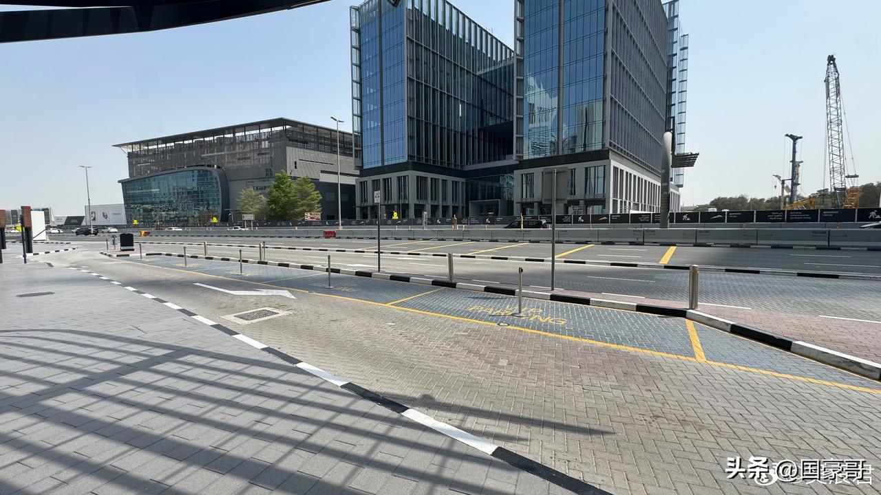 据说我国台湾地区旅居沙特迪拜的艺人吴辰君透露，自从2月28日美以伊冲突以来，阿联