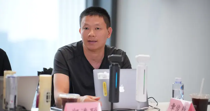 影石“連麥”騰訊背后：AI硬件玩起跨界