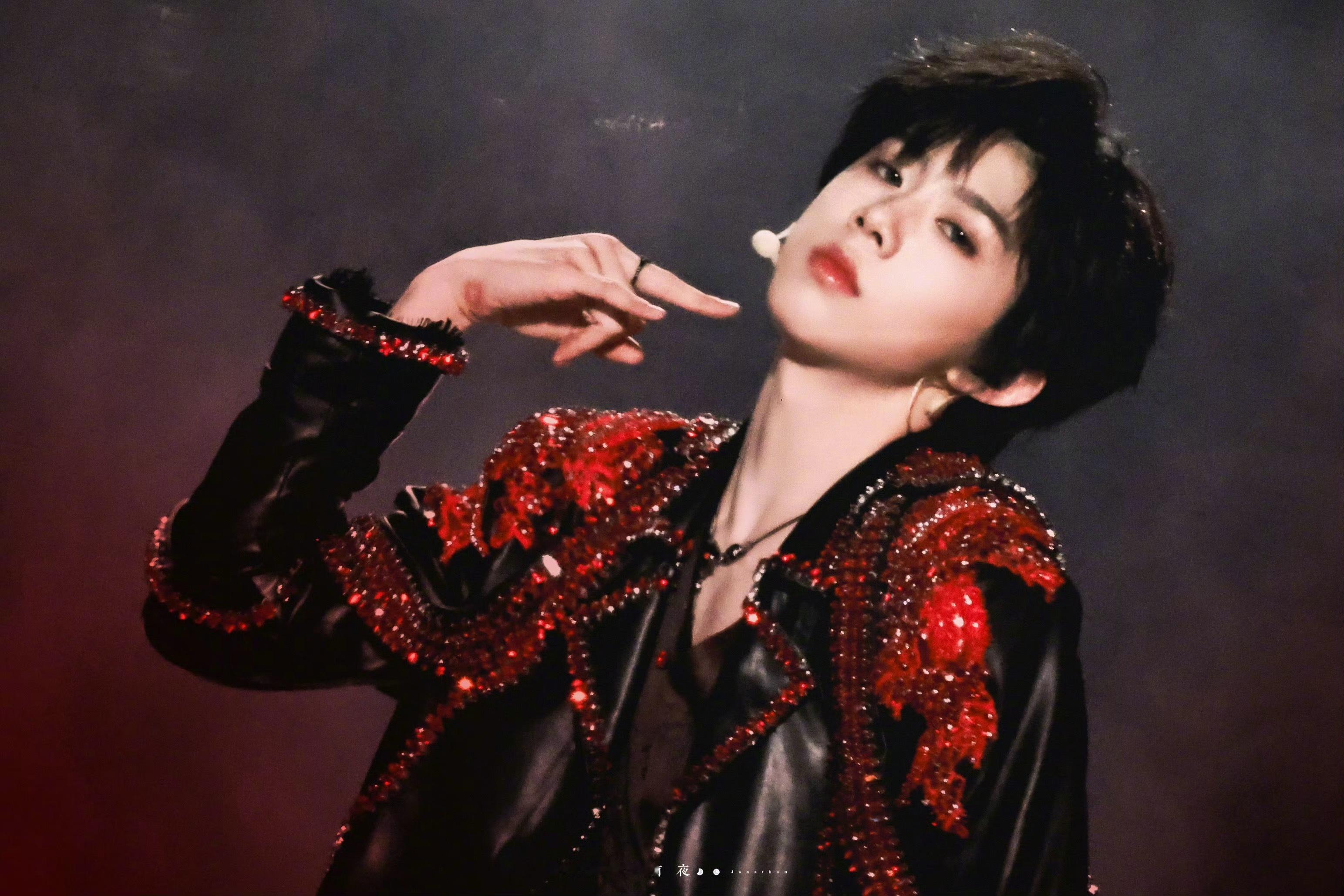 美杜莎舞台陈奕恒弟弟表管天才的天赋又展现出来了 眉压眼配这个神级表管简直了！ 