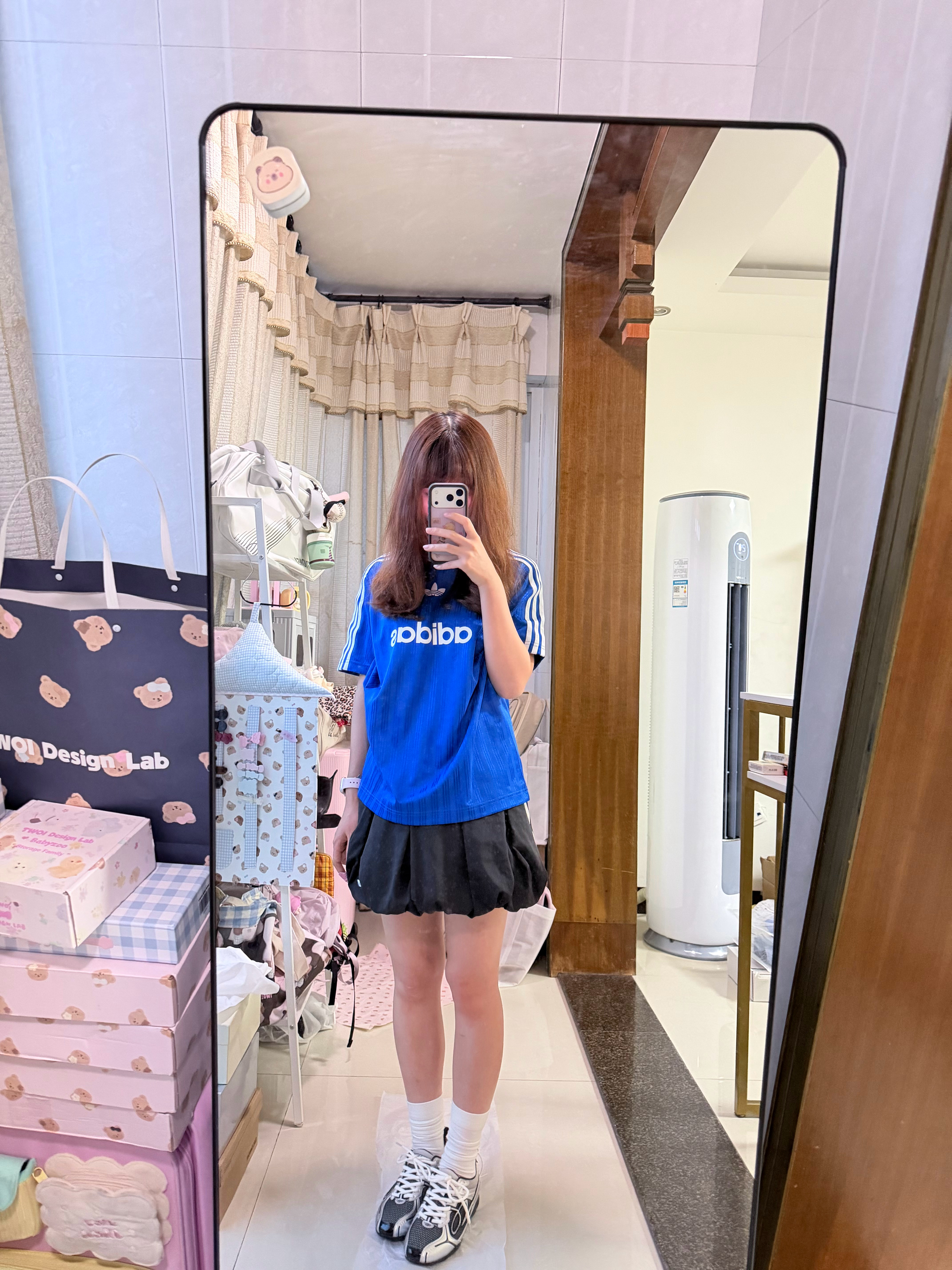 这双鞋子比流浪鞋硬一点！不过也好好看喔！！ 