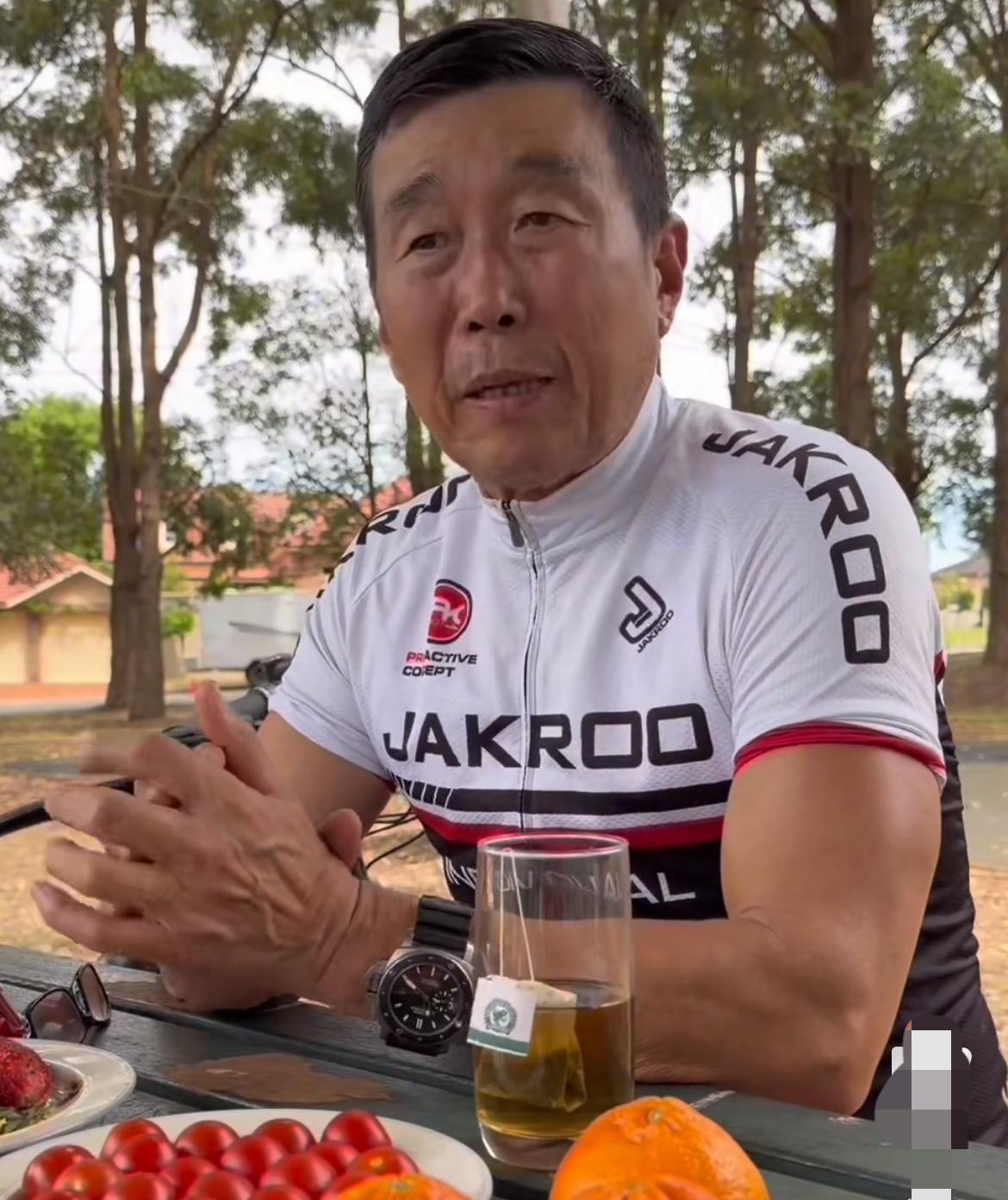 澳洲华人感叹中国人没有印度人团结，我们的民族是一盘盘沙，被华人骗几百万后，跟华人