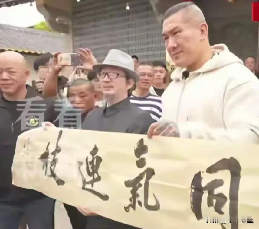 近日网红馆长陈之汉帮赖清德无偿免费寻根有了结果。在福建漳州馆长找到了当地的赖氏宗