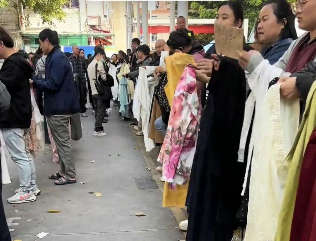 日薪600元还招不到人？这不是段子，是广州制衣村最近的真实写照。

近日，广州知