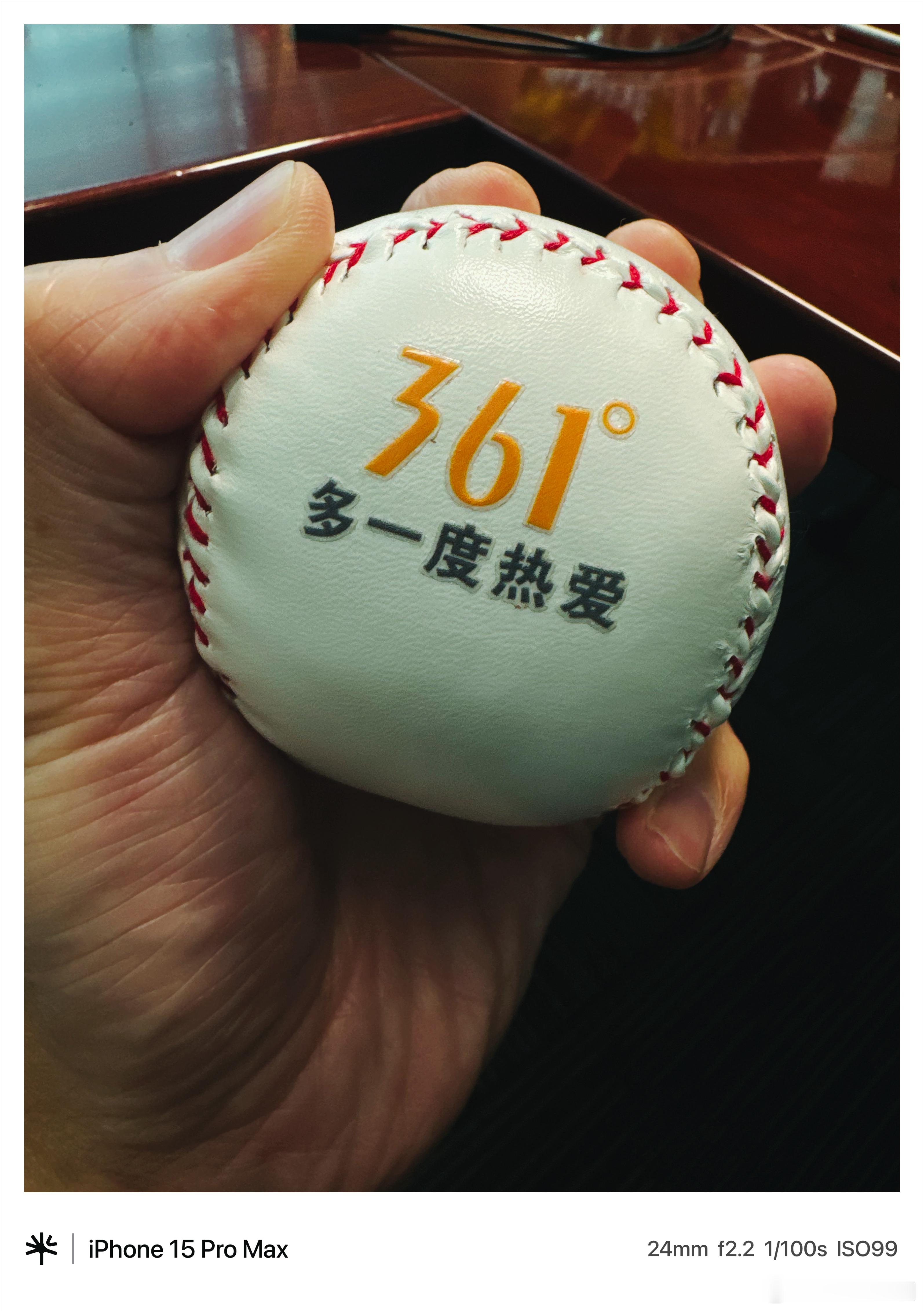泰山的每日100个俯卧撑打卡 “棒球”真是俺练习俯卧撑的神器：每次胸部触到，即达