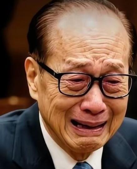 中国不挽留，美国不收留，被夹在中间的李嘉诚，终于玩不转了！大公报四次三番喊话，被