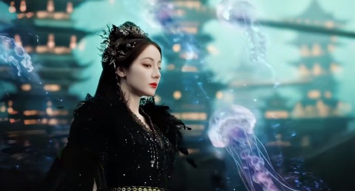 迪丽热巴首个纯坏角色迪丽热巴演白日提灯角色体验感很爽 这才是真正的恶女天花板！美