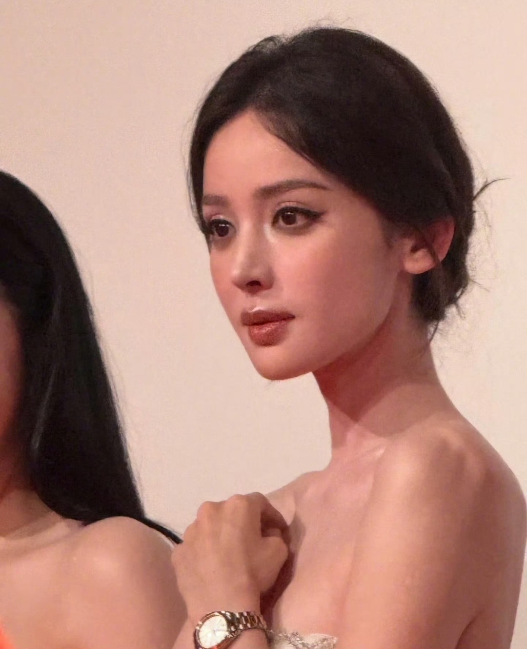 古力娜扎、刘诗诗、周冬雨、关晓彤、欧阳娜娜几位美女今日同活动生图🈶来看看美女们