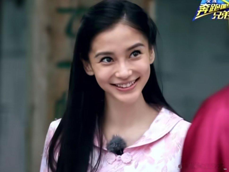 #杨颖[超话]# 当年那个爱笑坚韧勇敢的小女孩！谁能找到已经十年过去了啊[泪][