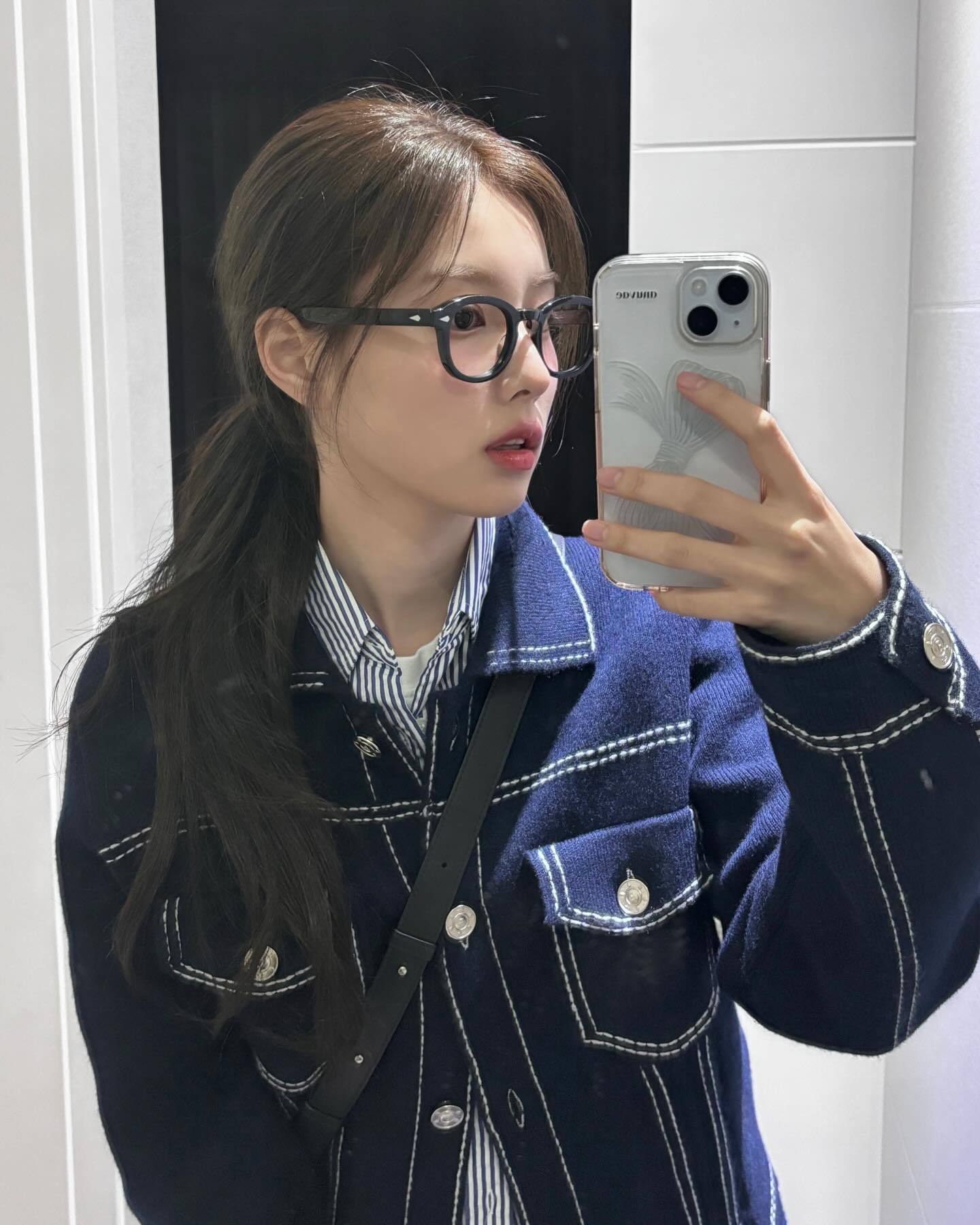 姜惠元💙 ​​​