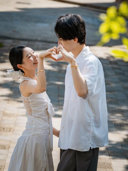 在快时代当一对慢恋人，在旧地方解锁新故事