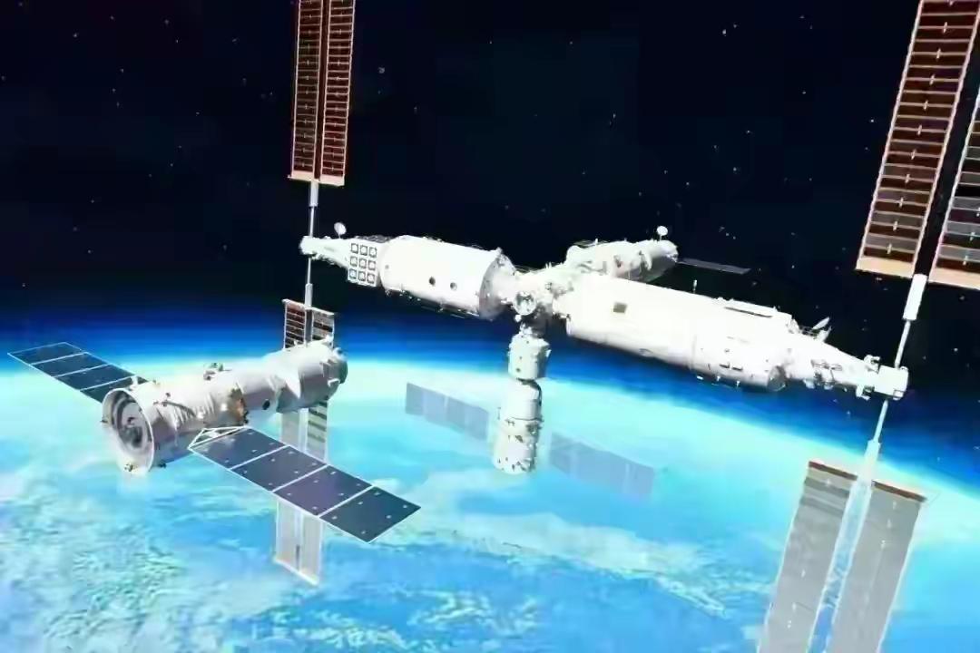 以前觉得卫星侦察离普通人远，现在看，战争早把这层窗户纸捅破了。日本媒体最近援引美