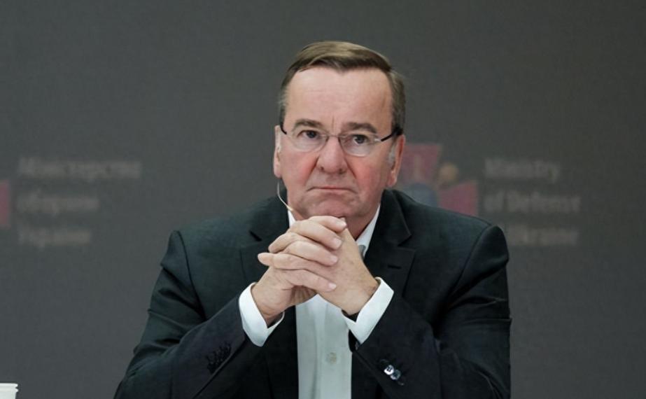 【俄乌冲突：德芬官员透露和平进展与难题】德国国防部长鲍里斯·皮斯托里乌斯称，俄罗