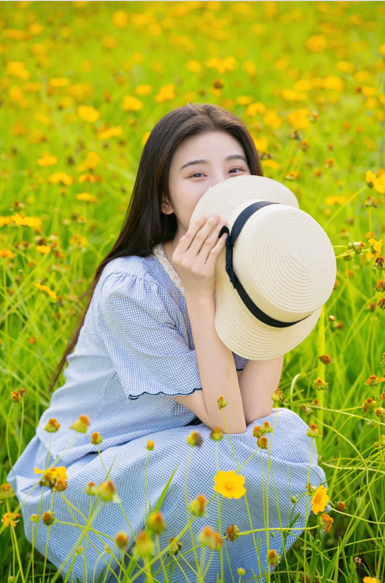 出门和不出门过的是两种人生出门和不出门，过的本就是两种人生。出门见天地、见众生，