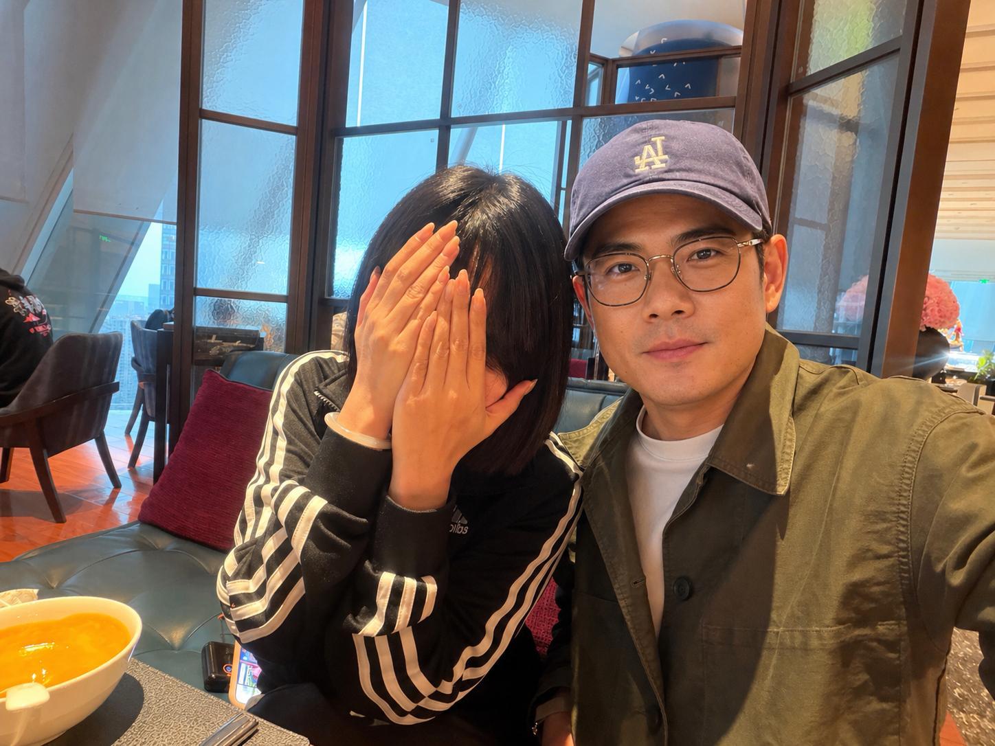 19:30乐道L80就要来了，已经到现场了，人还挺多的一路上不少人看我，说我长得