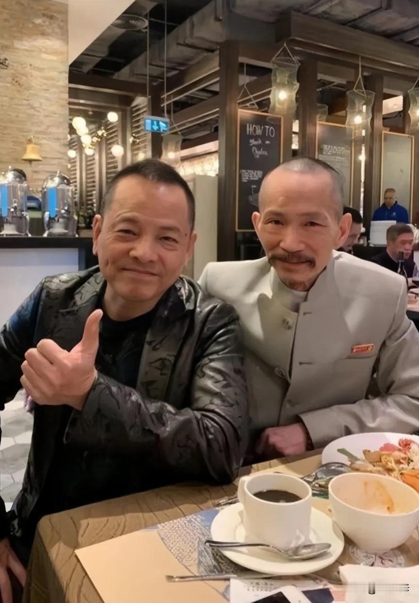 我国历史上最厉害的10大黑帮:

1.湾湾竹联帮，门下马仔最多时高达10万，大佬