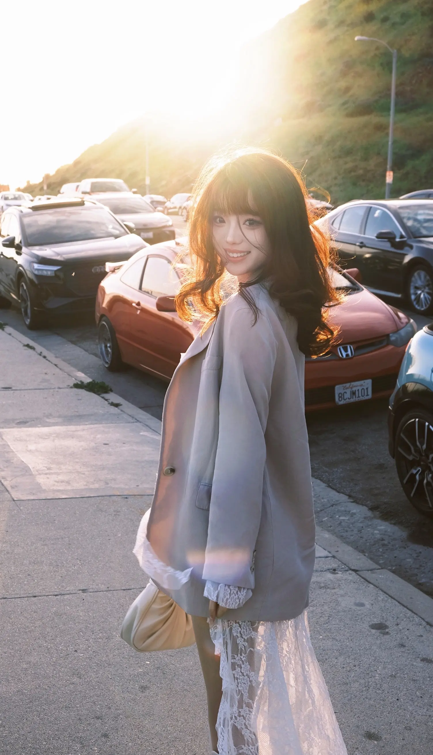 如果你有点悲伤 那我愿意陪你晒太阳