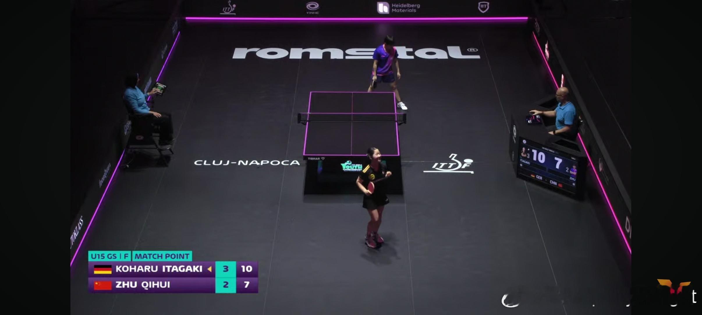 恭喜小妹妹夺冠 