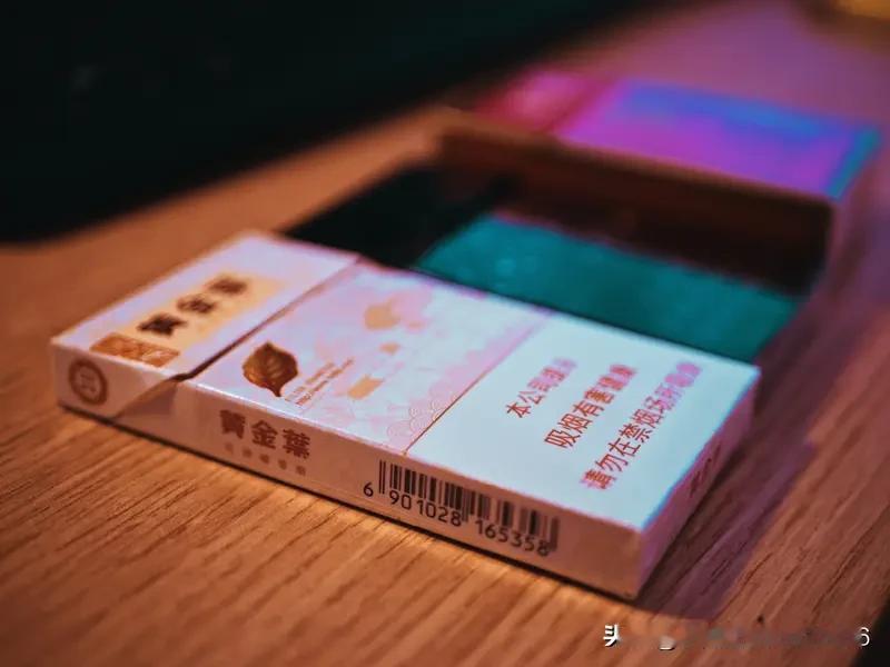 好多人觉得烟酒难戒，其实只要有毅力，这都不是事儿。我有个朋友，烟龄五十年，酒也没