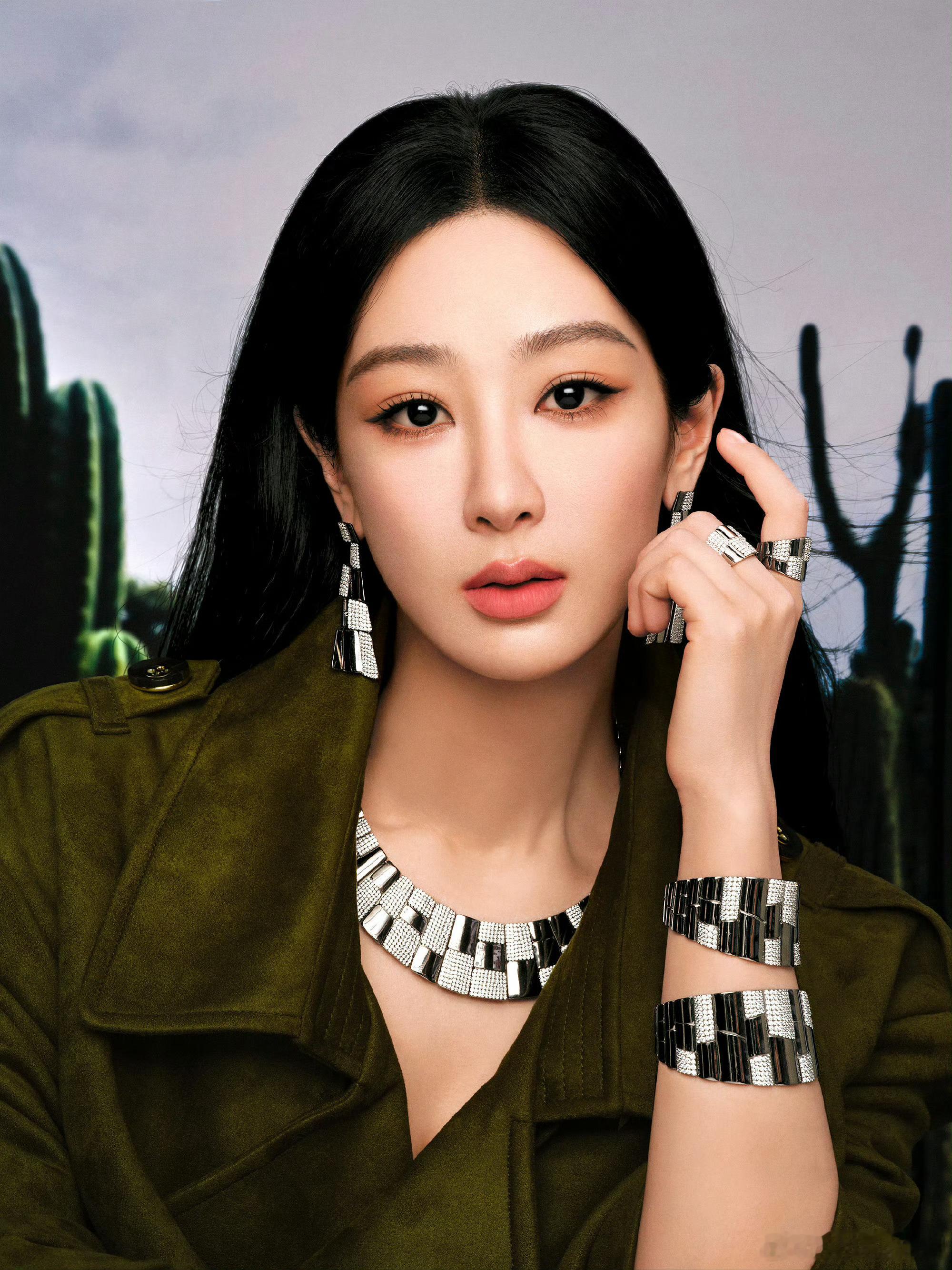 杨紫真的爆力全开气质狂炫 ​​​