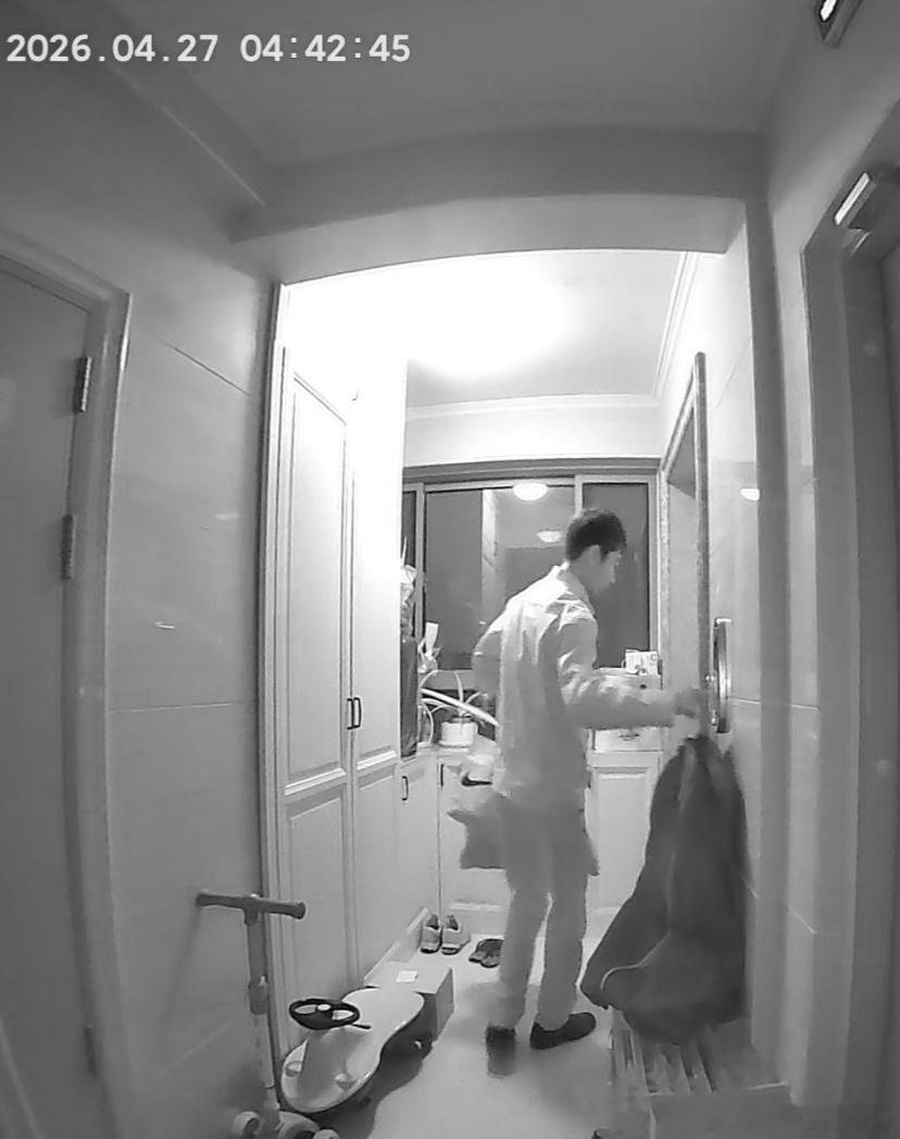 境外组织大力资助网红煽动躺平我昨天早上四点十分起床，出门开始工作，到今天凌晨一点