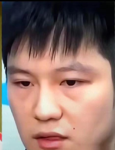 樊振东的成功对年轻人有多方面的启示，
以下是一些关键点：
专注与坚持
樊振东在乒