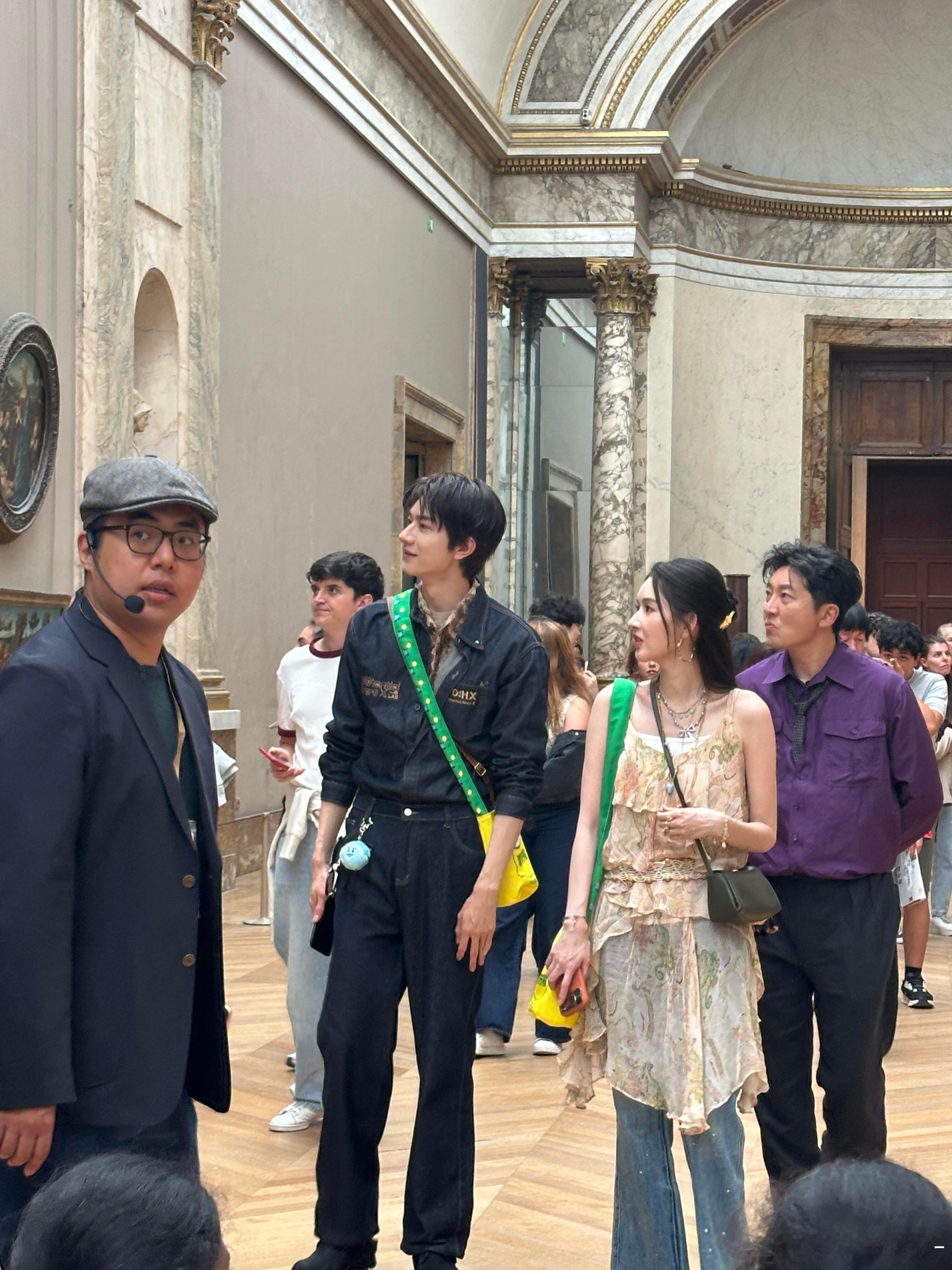 明星出国旅游都怎么做攻略同样是出国旅游，为什么明星总能偶遇在本地人爱去的宝藏小店