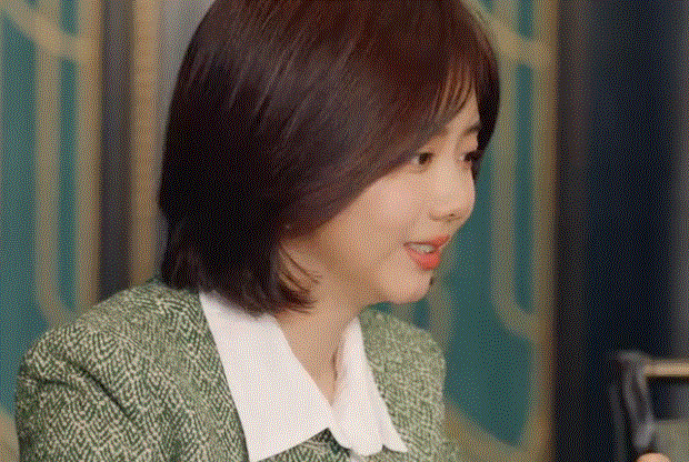 谭松韵这个美颜瘦脸特效太明显了吧，真是演员的社s时刻 ​​​