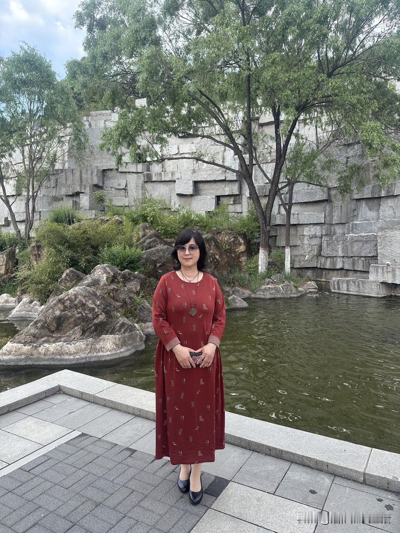 感觉老先生状态不错
我的心情也随之变好

想想，除了自拍头像照外
好久没有出去拍