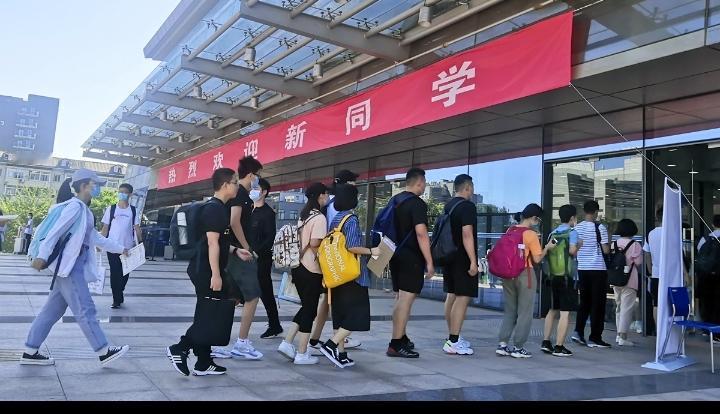 农村孩子到底要不要上大学？为什么我们节衣缩食，省吃俭用，十年寒窗拼命努力考上的大