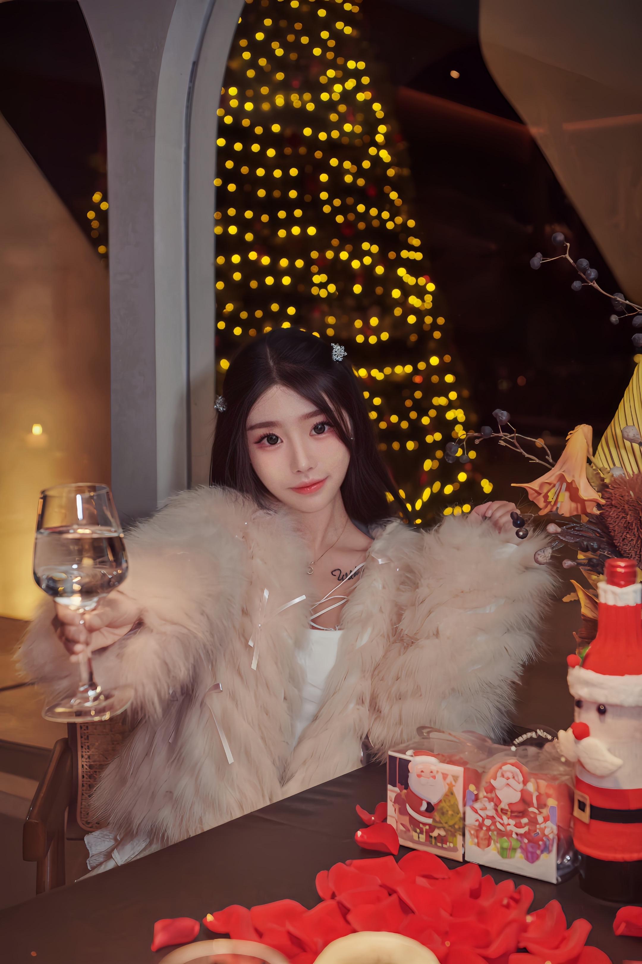 圣诞老人 我今年的愿望还是做一个幸福的人