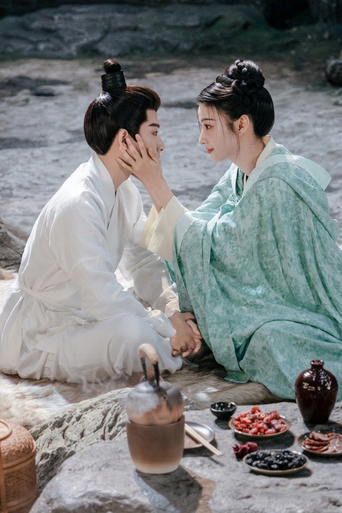 #柳舟记 婚后番外# 看他们幸福的在一起，我们也很满足！崔行舟和柳眠棠在一起经历